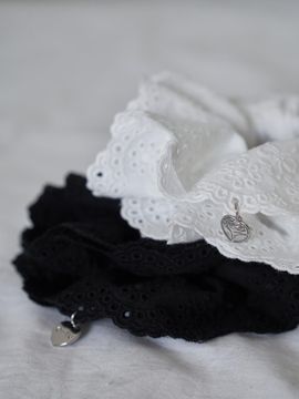 OVT-U Flower Lace Scrunchie