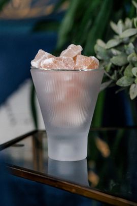 OZAIZ OZAIZ Zai Fig & Flowers Himalayan Rock Salt Diffuser in White at Urban Outfitters
