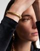 Pamela Zamore Pamela Zamore Isla Flow II 18kt gold bangle - 2