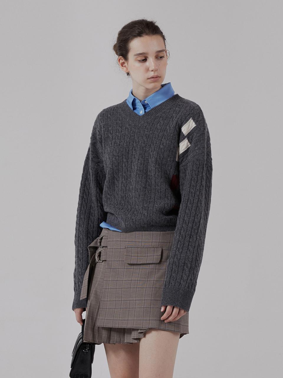pelote Cable V-Neck Semi-cropped Pattern Wool Knit [Charcoal]