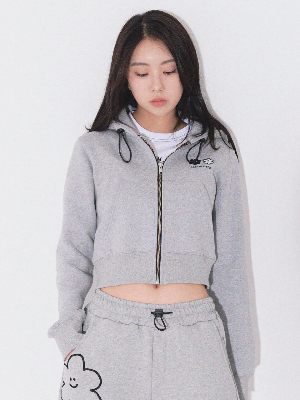 PIECEMAKER Daisy Cropped Zip-up Hoodie _ Grey