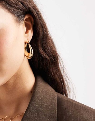 Pieces Pieces chunky hoop earrings in gold tone