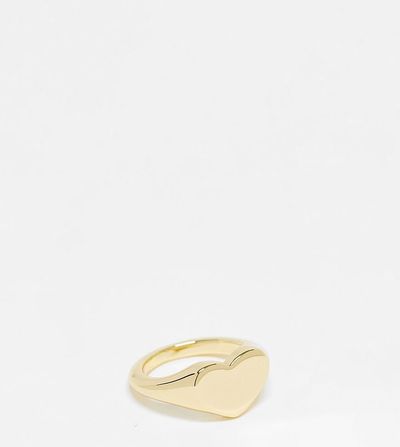 Pieces Pieces Exclusive 18k plated heart signet ring in gold