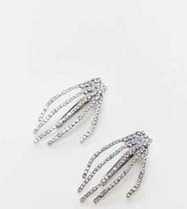 Pieces Pieces Exclusive Halloween 2-pack skeleton hand hair clips in silver