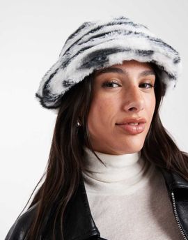 Pieces Pieces faux fur bucket hat in zebra print-Multi