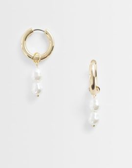 Pieces PIECES faux pearl drop hoop earrings in gold tone