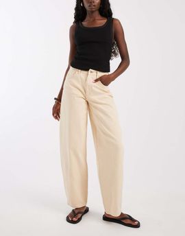 Pieces PIECES high waist barrel leg jeans in off white