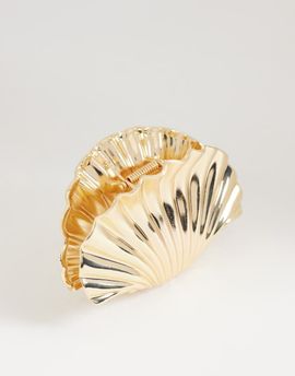 Pieces PIECES metal shell hair claw in gold tone