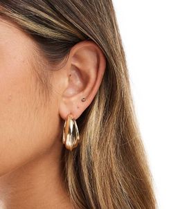 Pieces Pieces ridged chunky hoop earrings in gold