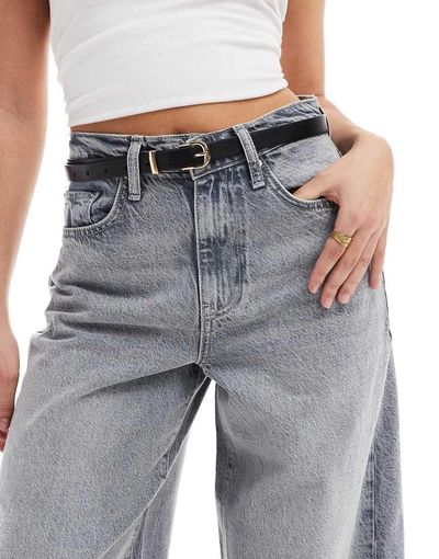 Pieces Pieces skinny faux leather belt in black