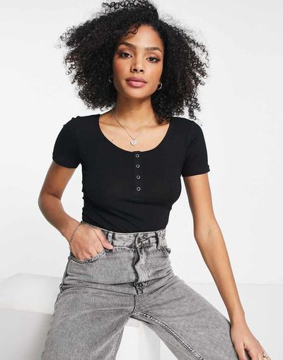 Pieces Pieces snap front ribbed top in black