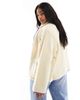 Pieces Plus Pieces Curve fleece in cream with blue contrast binding - 4