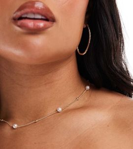 Pieces Plus Pieces Curve pearl and ball necklace in gold