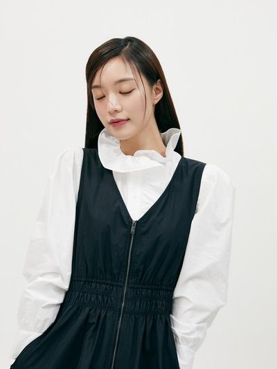 PLASTIC ISLAND Ruffle Embroidered Cotton Blouse (PR2WB367)