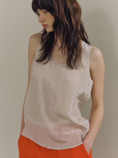 PoshyFreckles Glow Sleeveless Blouse [Taupe Cream]