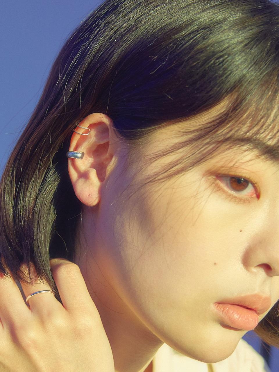 POSTLUDE Silver Round Earcuff 2 colors