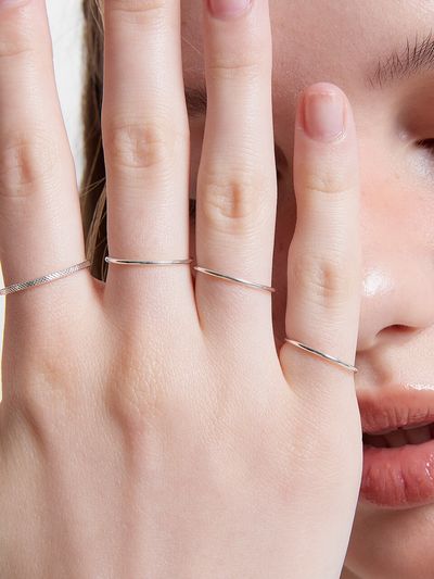 POSTLUDE Small Diamond Cut Ring 4 Set