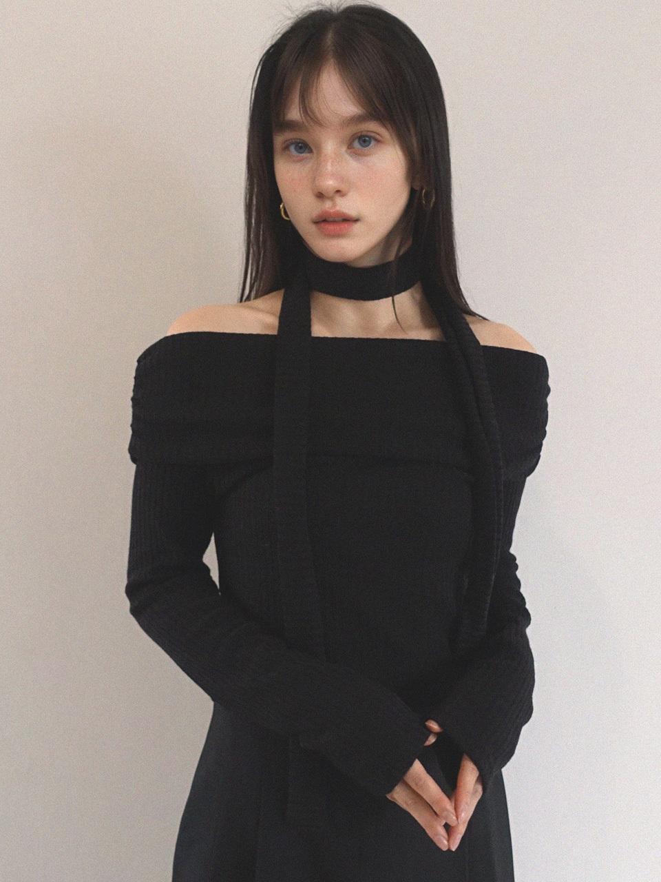 PREMIERE AMOUR Tie Set Off-Shoulder Shirring T-Shirt [Black]