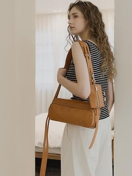 Prends soin de toi Arca Trio Three Pocket Messenger Bag [Cinamon Camel]