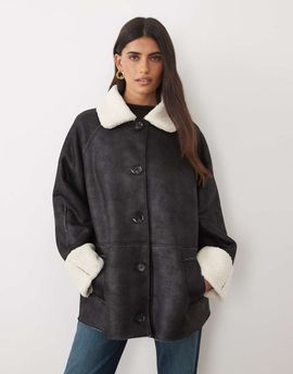 Pretty Lavish Pretty Lavish faux shearling contrast collar and cuffs boxy aviator coat in black