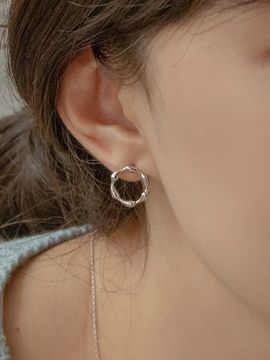 Primaute Drang Earring