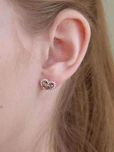 Primaute heart pearl earring