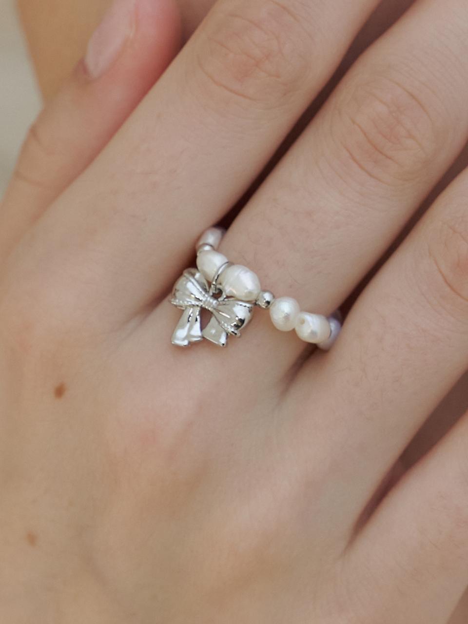 Primaute hype pearl ring