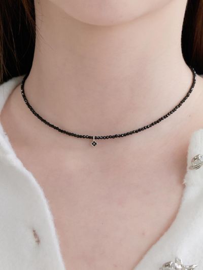 Primaute Mid Flower Necklace [Black]