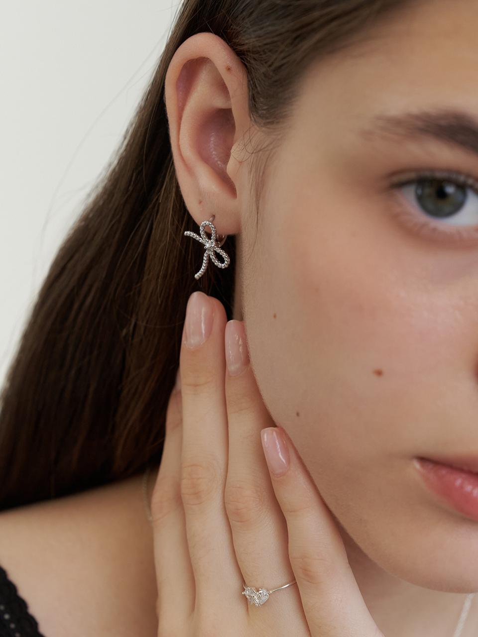 Primaute Ribbon Rope Earring