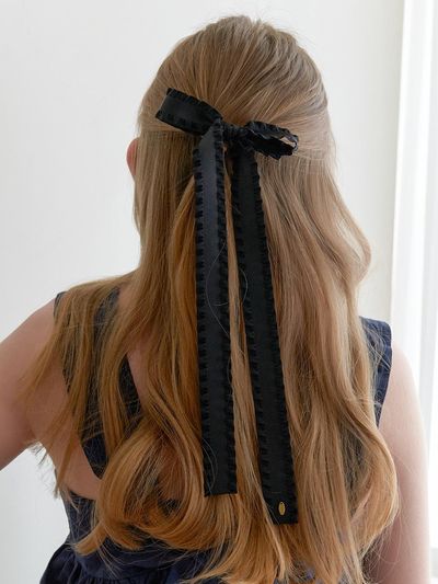 Primaute Ruffle Ribbon Delicate Fabric Hairpin [Black]