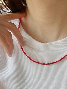Primaute Square Handcrafted Silver Ball Necklace [Red]