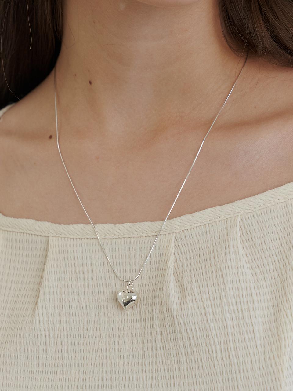 Primaute sweet heart necklace