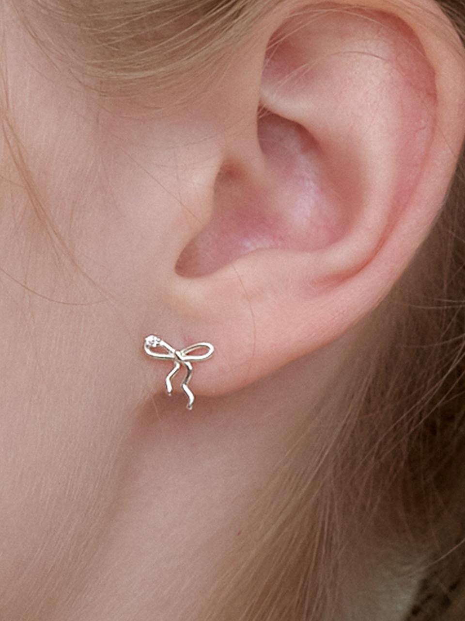 Primaute zig ribbon earring