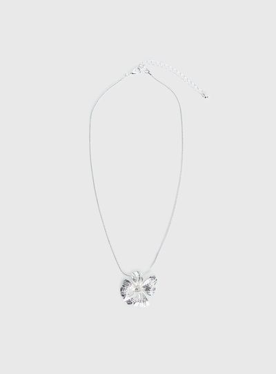 Princess Polly Lower Impact Wish Me Luck Flower Pendant Necklace Silver