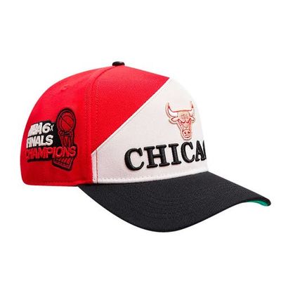 PRO STANDARD Men's Pro Standard Red/Black Chicago Bulls Pinch Chevron Adjustable Hat 