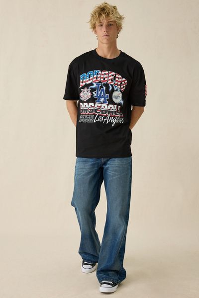 Pro Standard Pro Standard MLB Los Angeles Dodgers Victory Graphic Tee in Black, Men's at Urban Outfitters