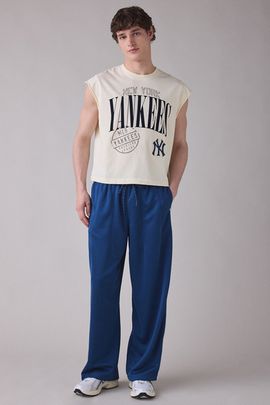 Pro Standard Pro Standard MLB New York Yankees Team Logo Muscle Tee in Cream, Men's at Urban Outfitters