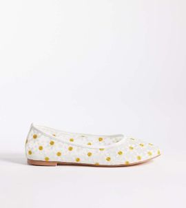 Public Desire Wide Fit Public Desire Wide Fit Dainty mesh ballet flats with daisy embroidered-White
