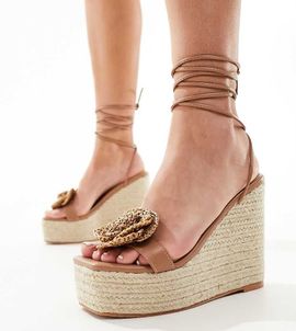 Public Desire Wide Fit Public Desire Wide Fit Mariella heeled espadrille with crochet rosette in natural-Neutral