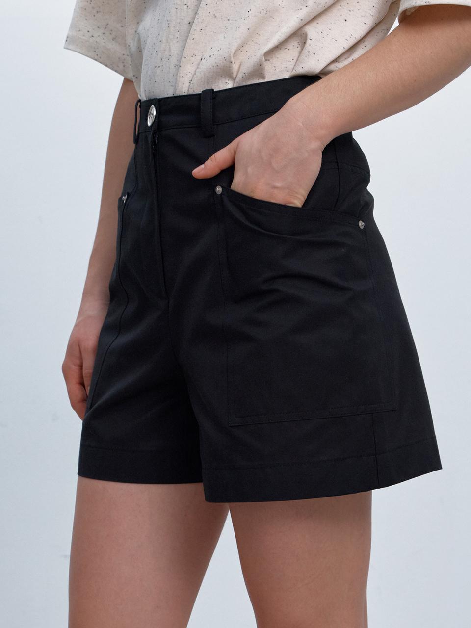PUBLICKA X CELESTE HALF SHORTS [BLACK]