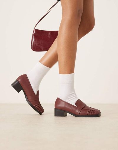 Raid RAID Aarvi square toe loafers in burgundy-Red