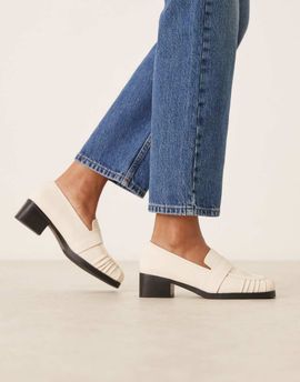 Raid RAID Aarvi square toe loafers in cream-Neutral