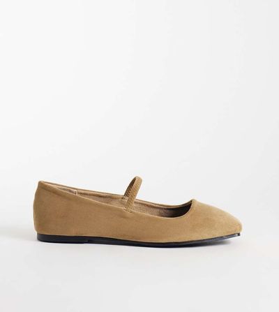 Raid Wide Fit RAID Wide Fit Aylani faux suede square toe ballet flats in sand-Neutral