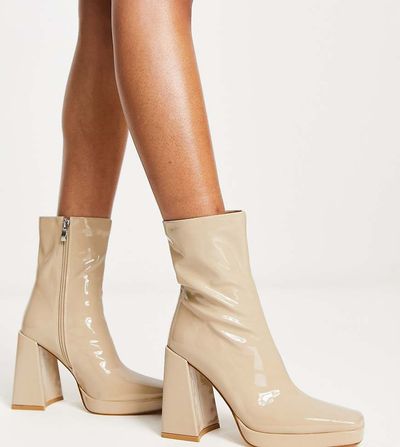Raid Wide Fit RAID Wide Fit Vista heeled sock boots in ecru vinyl-White