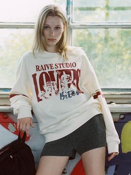 RAIVE RAIVE Lovers Graphic Sweatshirt_2color