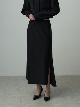 RE RHEE Crepe Side Slit Skirt
