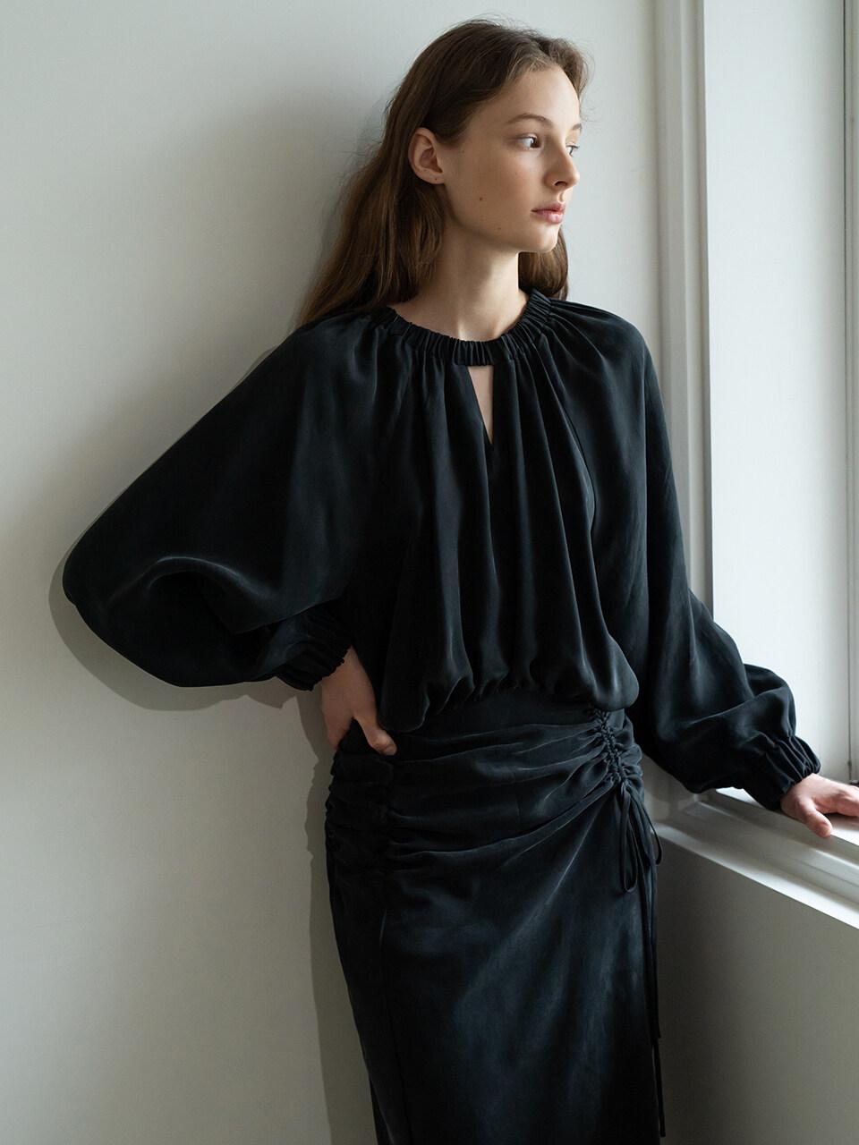 RE RHEE Cupro Open Neck Shirred Dress_Black