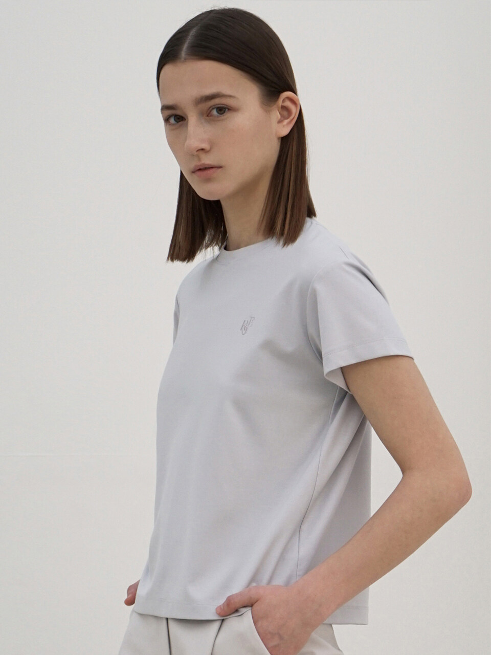 RE RHEE Logo Embroidered T-shirt