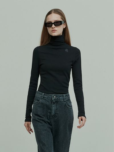 RE RHEE Logo Embroidered Turtle Neck Top (Washed Black)