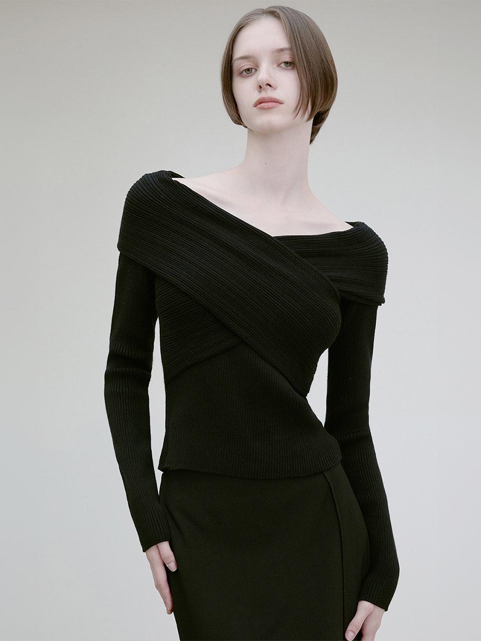 RE RHEE OFF - SHOULDER CROSS RIBBED TOP BLACK